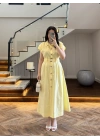 SARI ÖNÜ DÜĞMELİ KEMERLİ ELBİSE -3976