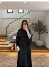 SİYAH KAYIK YAKA SATEN ELBİSE -26K5402