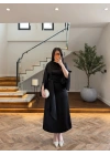 SİYAH KAYIK YAKA SATEN ELBİSE -26K5402