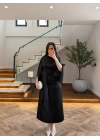 SİYAH KAYIK YAKA SATEN ELBİSE -26K5402