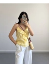 TWİLA ÖNÜ FIRFIRLI ASKILI BLUZ SARI