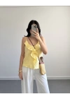 TWİLA ÖNÜ FIRFIRLI ASKILI BLUZ SARI