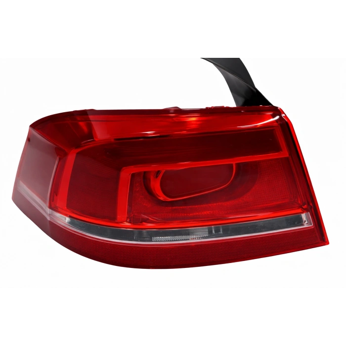 STOP LAMBASI LEDSİZ SOL PASSAT 2012>> 3AE945095F