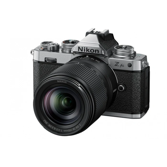 NIKON Z fc + Nikkor Z DX 18-140 VR Aynasız Fotoğraf Makinesi Siyah