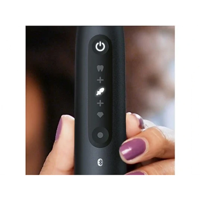 ORAL B iO 5 2'li Şarjlı Diş Fırçası Seti + Seyahat Kabı Siyah Beyaz