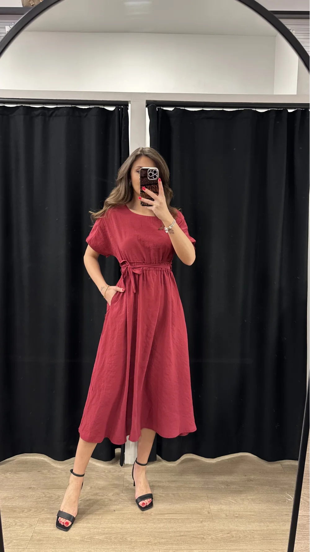 BELİ LASTİKLİ ELBİSE