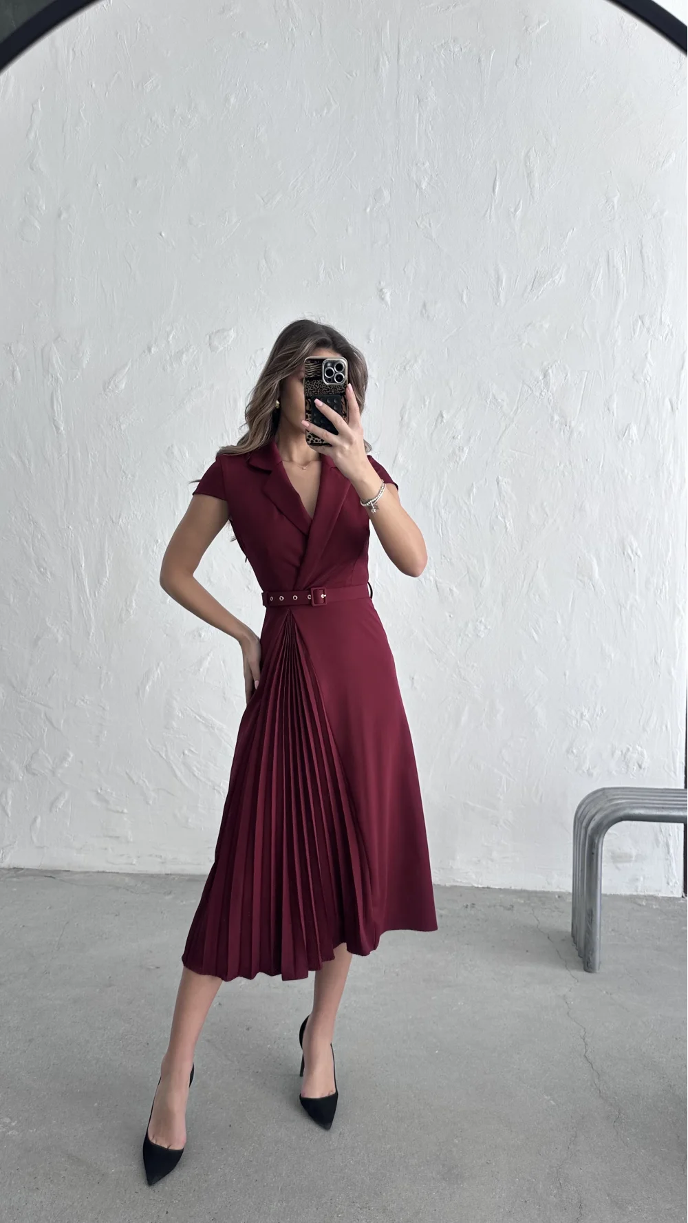 PİLE DETAYLI ELBİSE