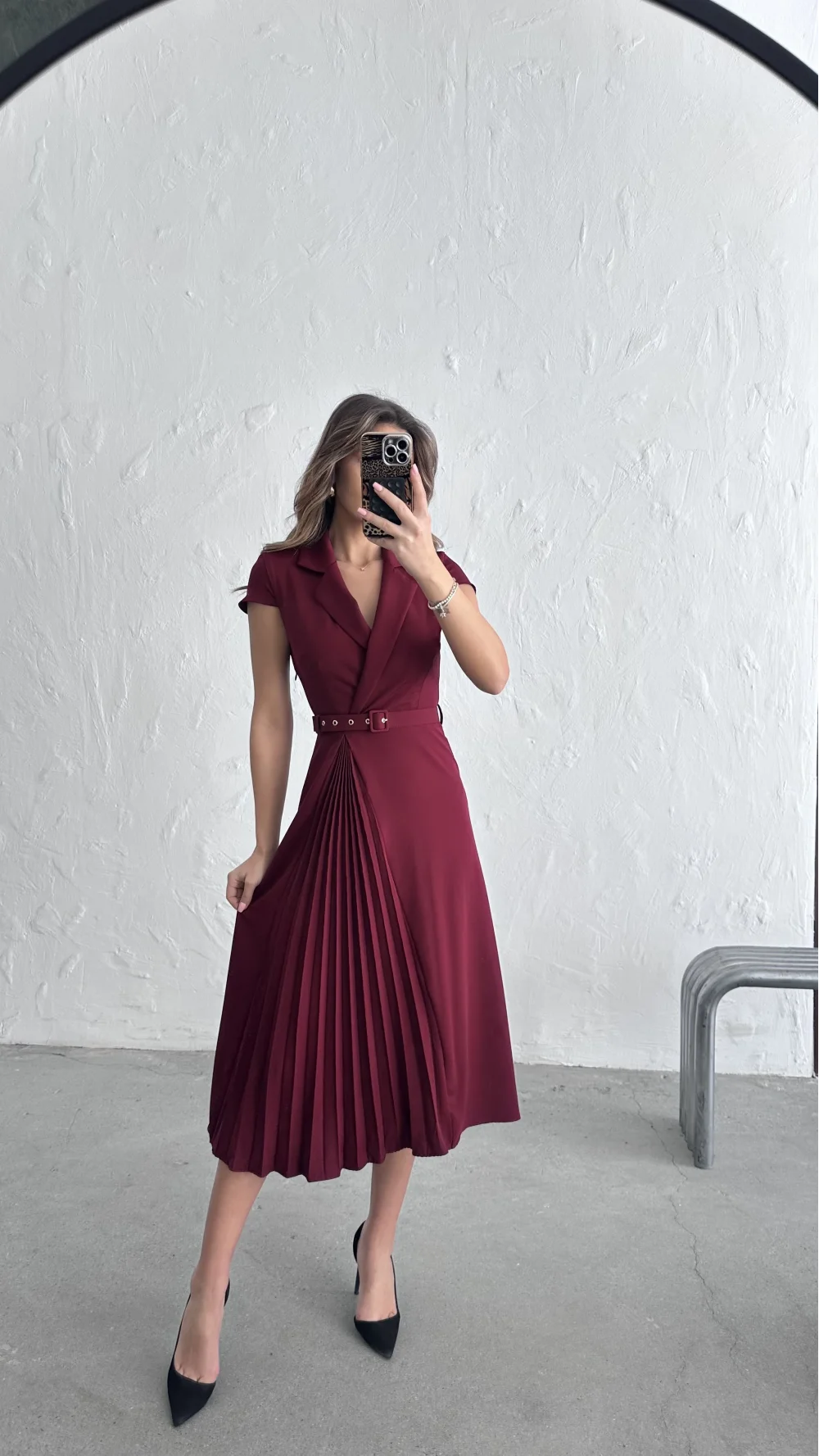 PİLE DETAYLI ELBİSE