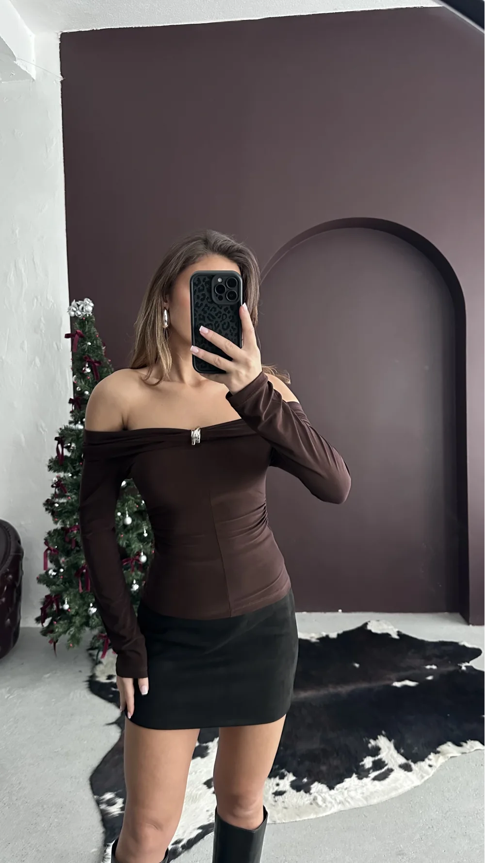 AKSESUAR DETAYLI BLUZ