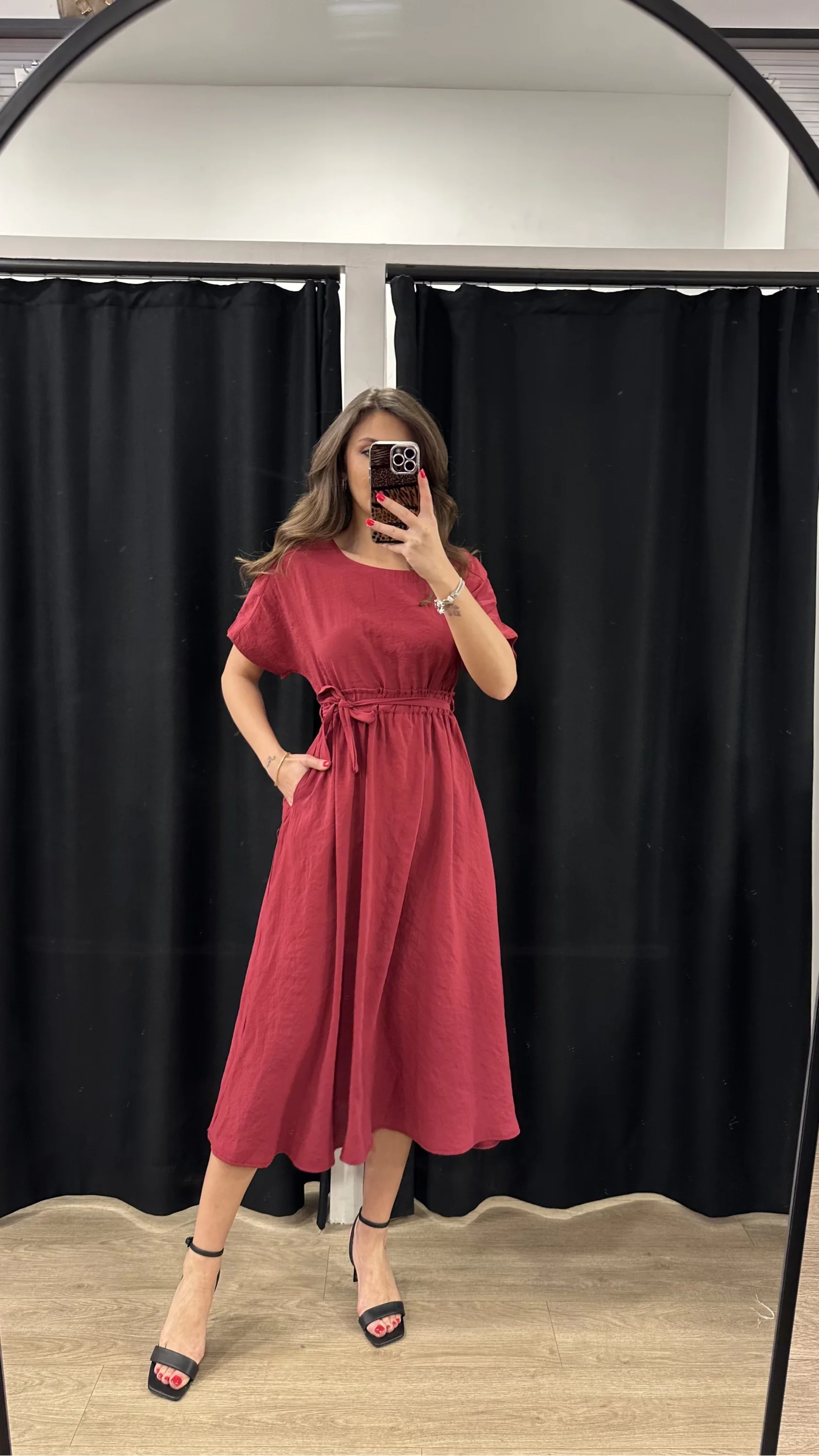 BELİ LASTİKLİ ELBİSE