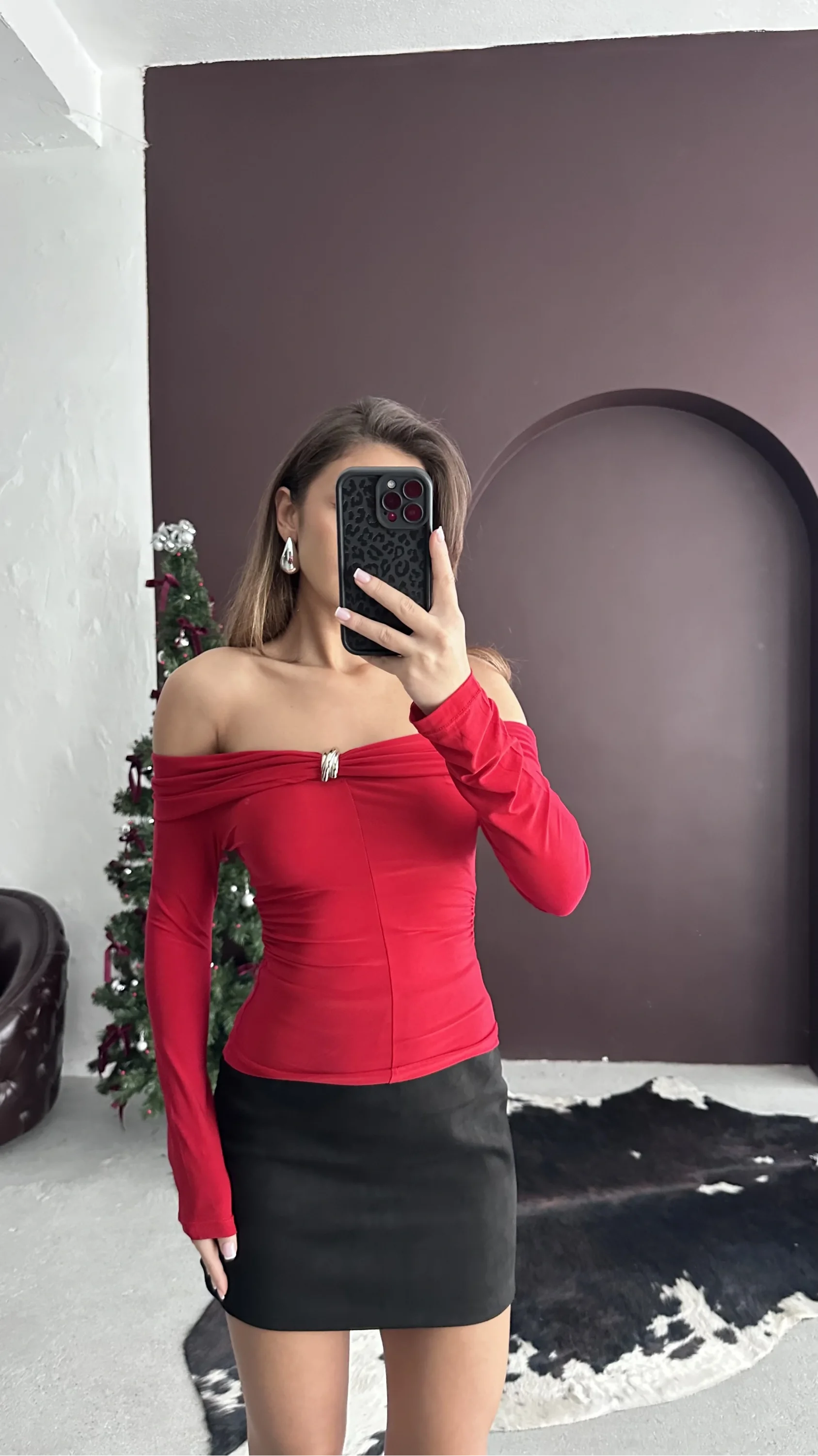 AKSESUAR DETAYLI BLUZ