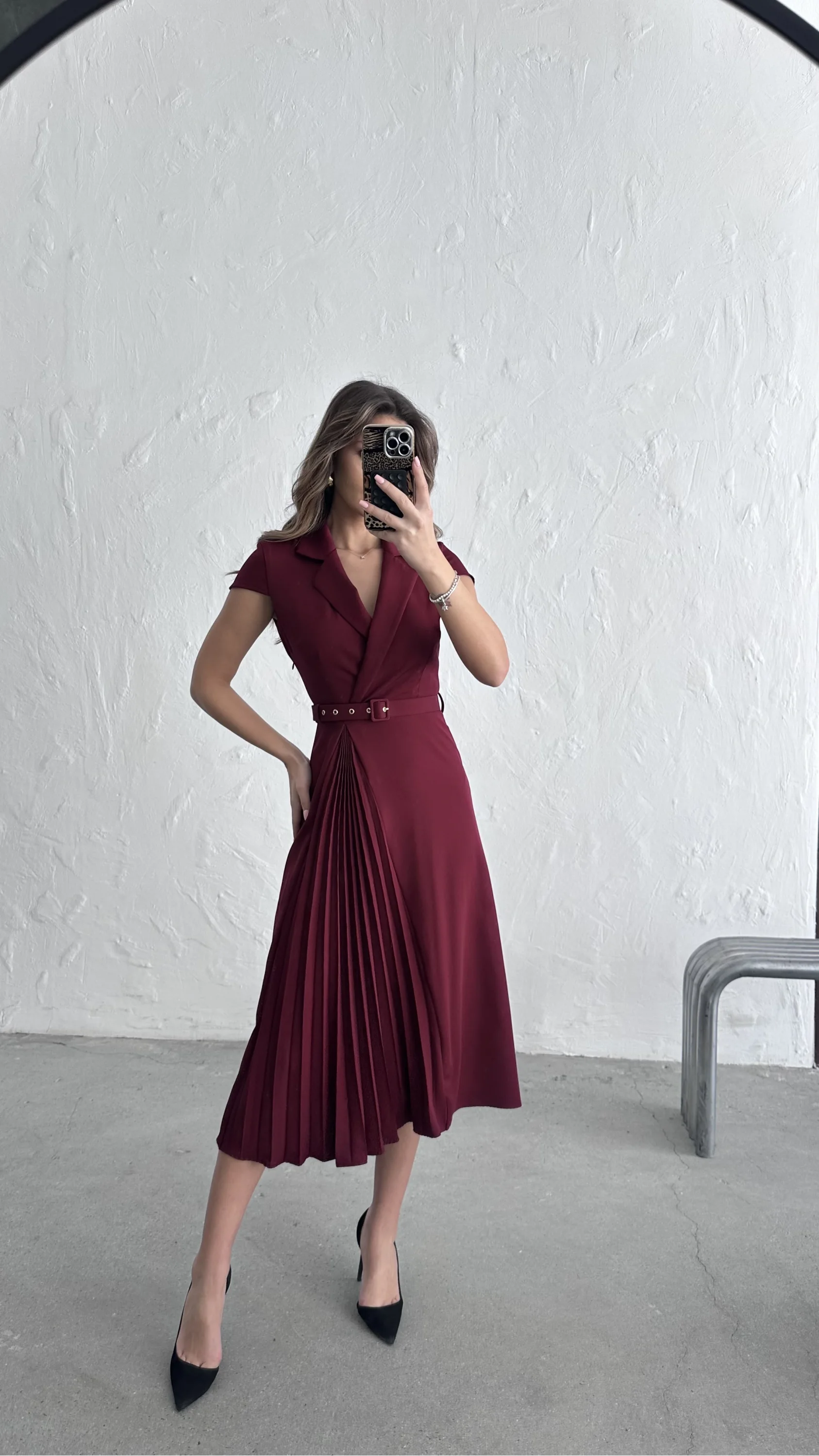 PİLE DETAYLI ELBİSE