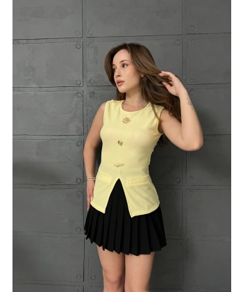 Aksesuar detay yırtmaçlı ottoman bluz