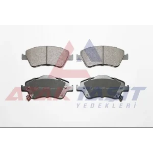 FREN BALATASI ÖN  TOYOTA COROLLA 1.33 VVTİ-1.4 D4D  (07-12)/ AURIS 1.4 D-4D-1.33 VVTİ (07-12)/ COROLLA 1.4 D4D 013>