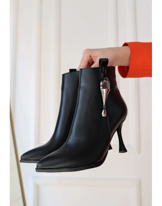Biort Siyah Cilt Topuklu Kadın Bot