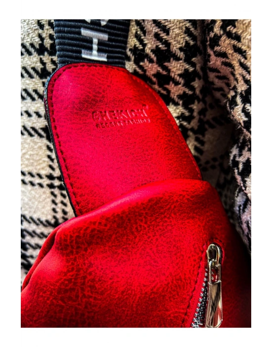 CH103 Astranite Üçgen Erkek Çanta KIRMIZI