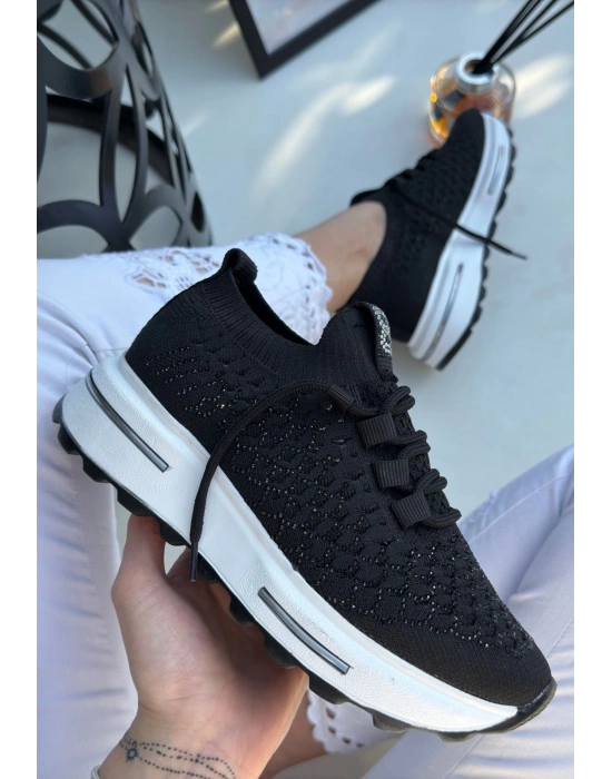 Cilla Siyah Triko Boncuk İşlemeli Kadın Spor Ayakkabı