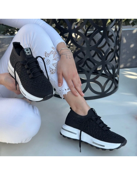 Cilla Siyah Triko Boncuk İşlemeli Kadın Spor Ayakkabı