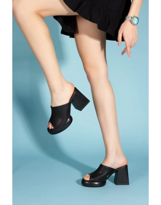 Diar Siyah Cilt Topuklu Kadın Terlik