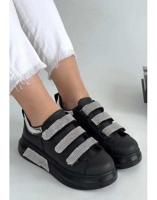 Elika Siyah Cilt Cırt Cırtlı Kadın Spor Ayakkabı