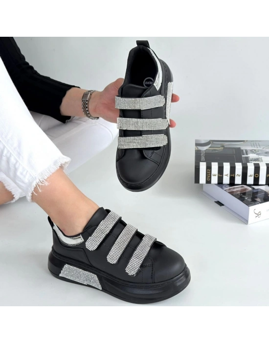 Elika Siyah Cilt Cırt Cırtlı Kadın Spor Ayakkabı