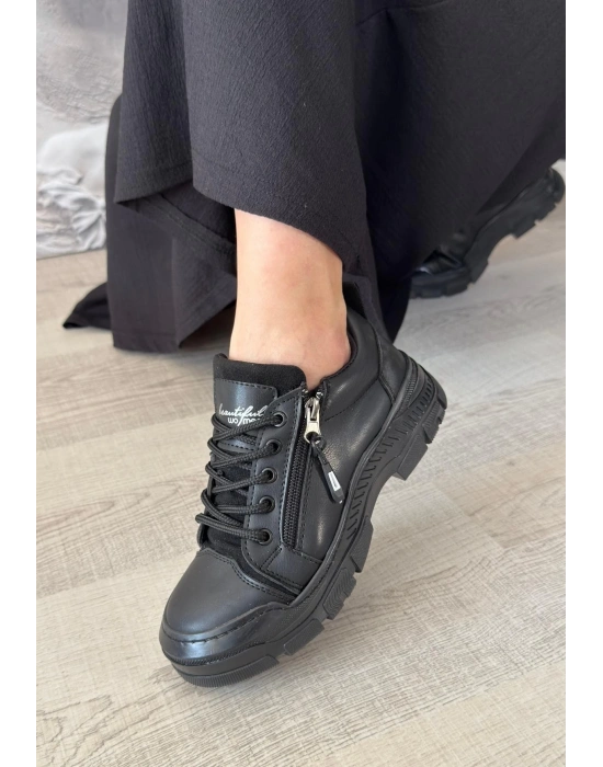 Elwa Siyah Cilt Bağcıklı Kadın Spor Ayakkabı