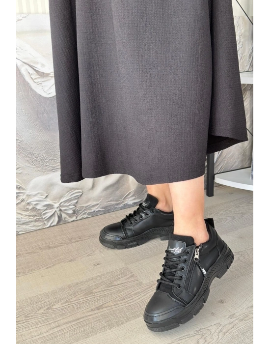 Elwa Siyah Cilt Bağcıklı Kadın Spor Ayakkabı