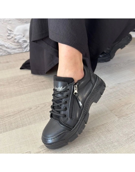 Elwa Siyah Cilt Bağcıklı Kadın Spor Ayakkabı