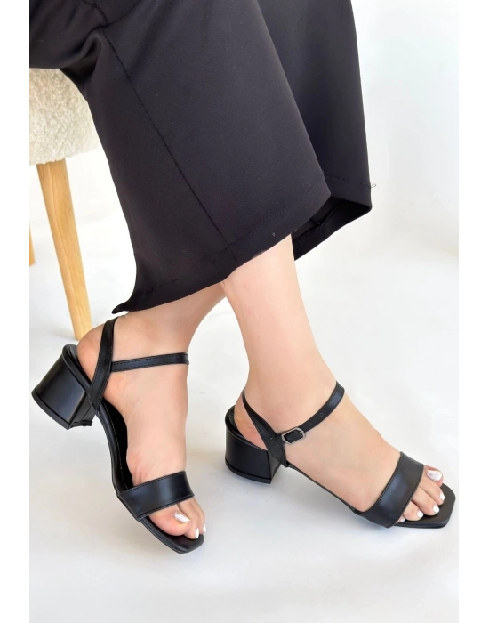 Feori Siyah Cilt Kadın Topuklu Ayakkabı