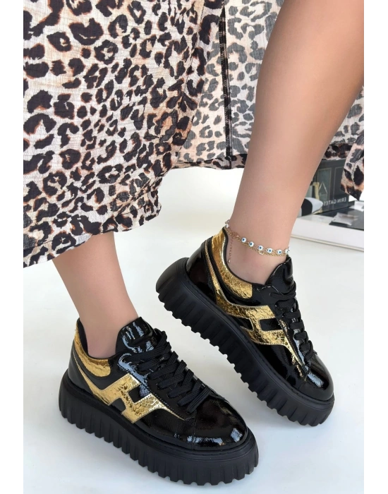 Gesti Siyah Rugan Altın Detaylı Bağcıklı Spor Ayakkabı