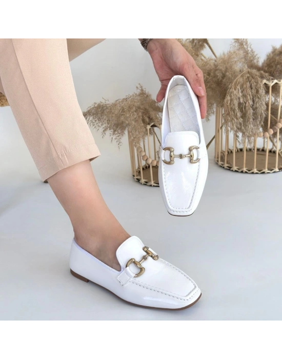 Guart Beyaz Rugan Ayakkabı Kadın Babet