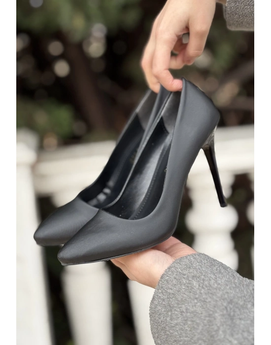 Hillar Siyah Saten Ayakkabı Kadın Stiletto