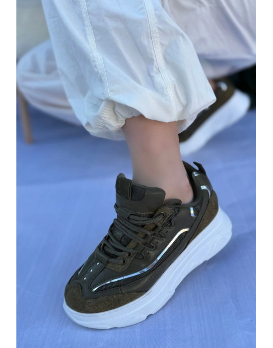 Imkea Yeşil Süet Gümüş Detaylı Kadın Spor Ayakkabı