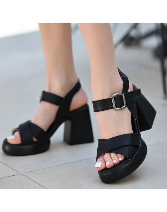 Jaina Siyah Cilt Topuklu Kadın Sandalet