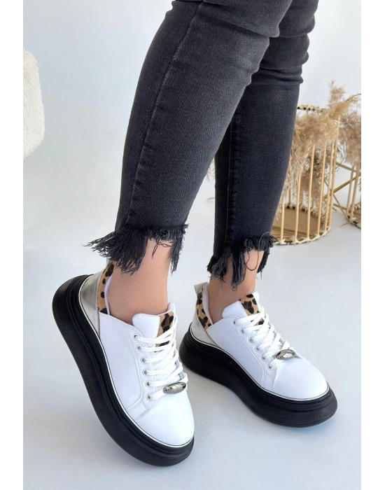 Jista Beyaz Cilt Siyah Tabanlı Bağcıklı Kadın Spor Ayakkabı