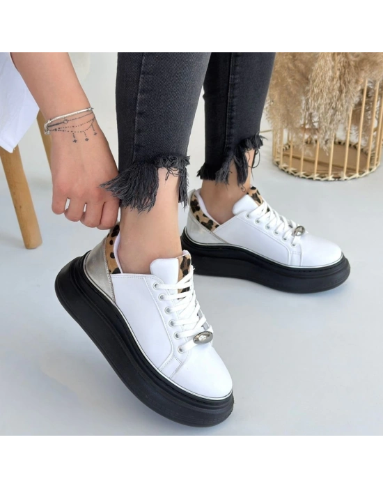 Jista Beyaz Cilt Siyah Tabanlı Bağcıklı Kadın Spor Ayakkabı