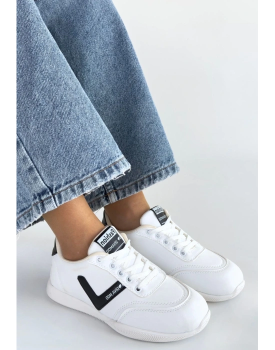 Jowen Beyaz Cilt Siyah Detaylı Bağcıklı Spor Ayakkabı