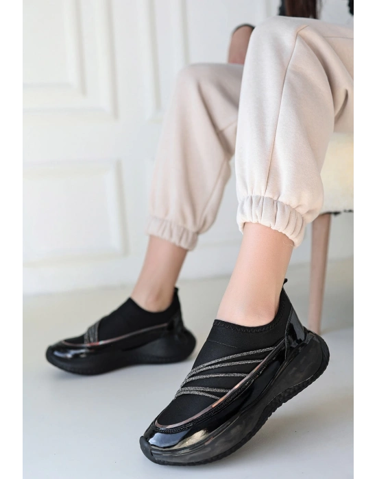 Keita Siyah Rugan Streç Detaylı Siyah Tabanlı Kadın Spor Ayakkabı