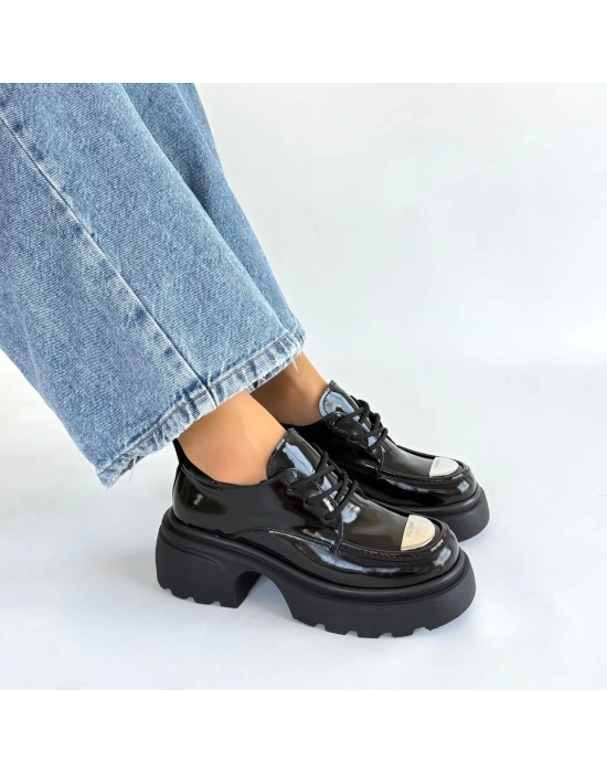 Kiya Siyah Rugan Dolgu Topuk Oxford Ayakkabı