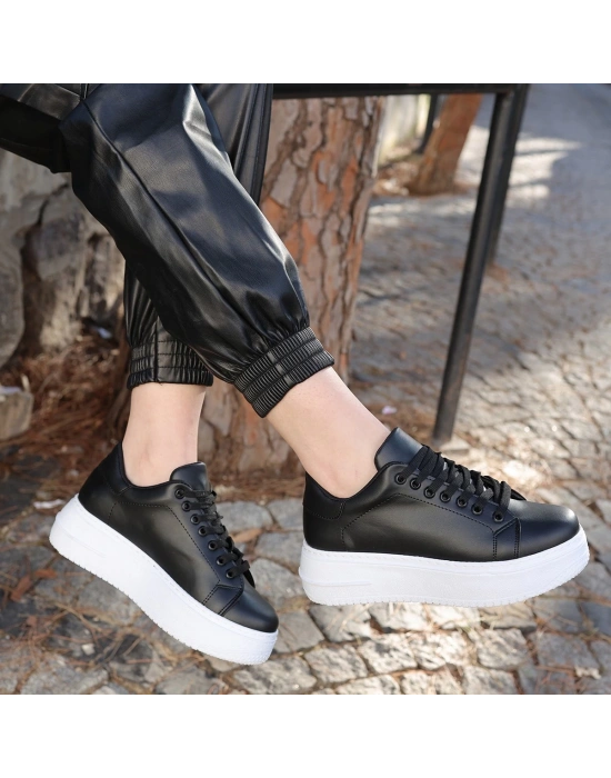 Leran Siyah Cilt Beyaz Tabanlı Bağcıklı Kadın Spor Ayakkabı