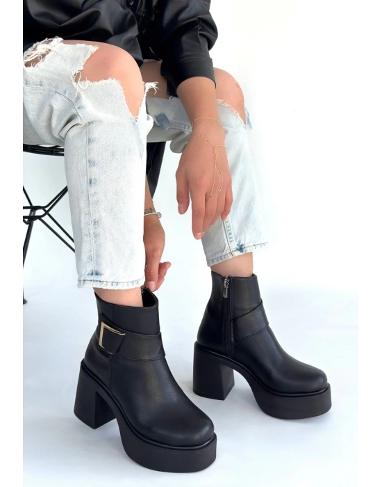 Lonji Siyah Cilt Topuklu Bot