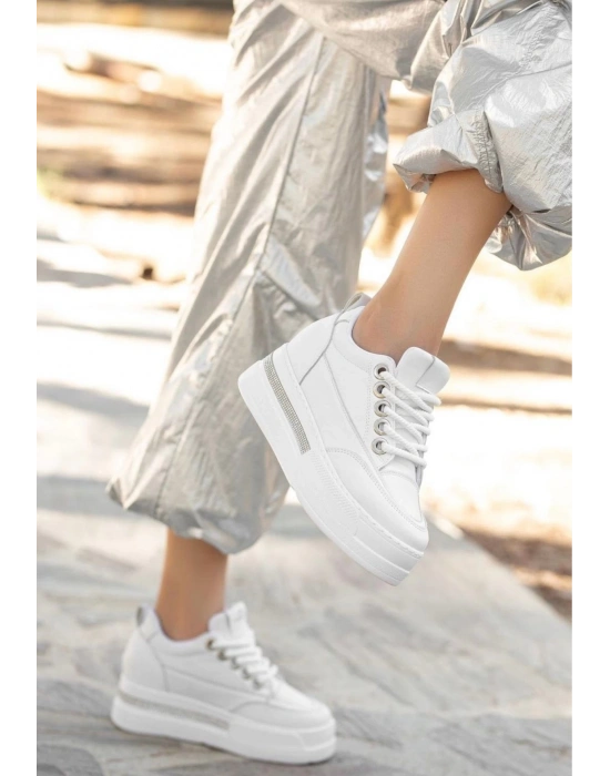 Lulu Beyaz Cilt Bağcıklı Kadın Spor Ayakkabı