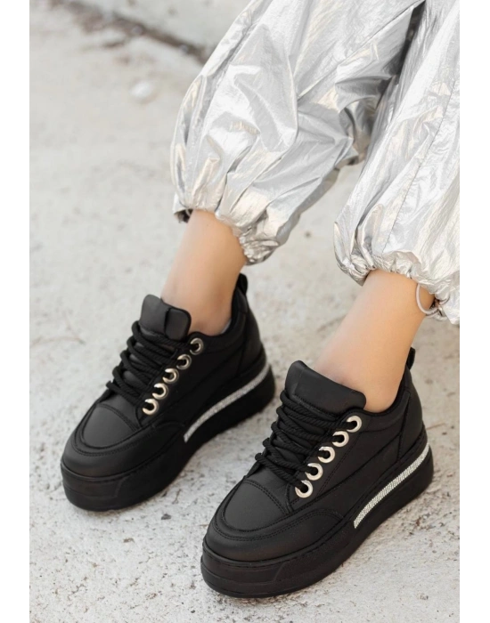 Lulu Siyah Cilt Bağcıklı Kadın Spor Ayakkabı