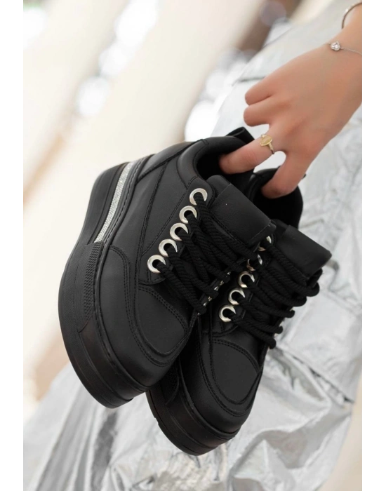 Lulu Siyah Cilt Bağcıklı Kadın Spor Ayakkabı