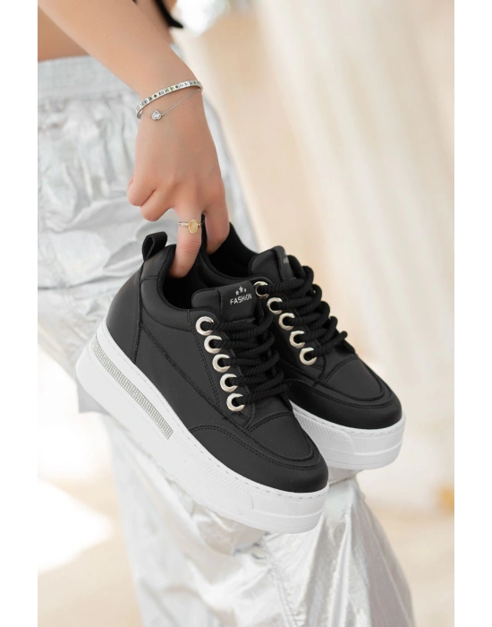 Lulu Siyah Cilt Beyaz Tabanlı Bağcıklı Kadın Spor Ayakkabı