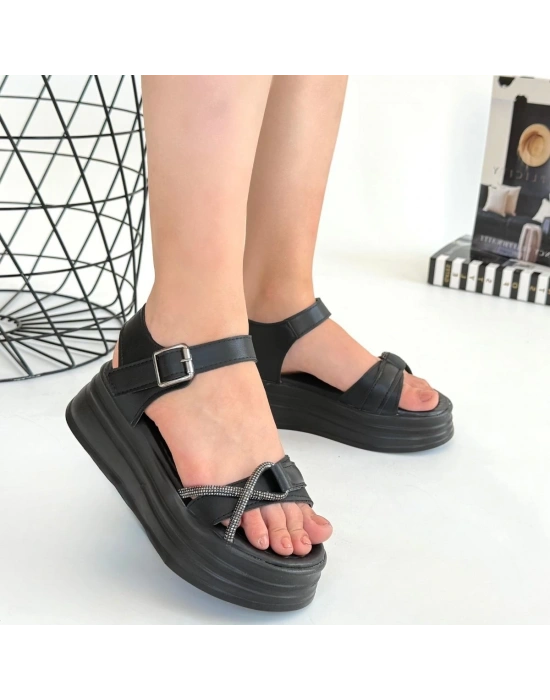 Luno Siyah Cilt Kemerli Kadın Sandalet