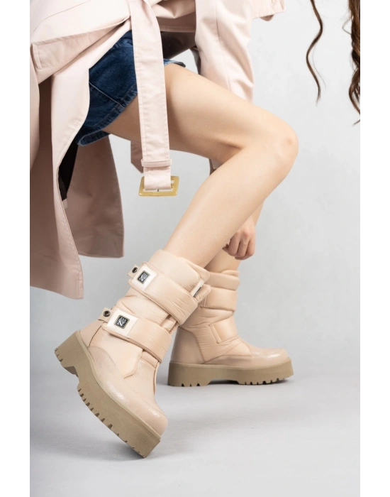 Miah Nude Rugan Kar Kadın Bot