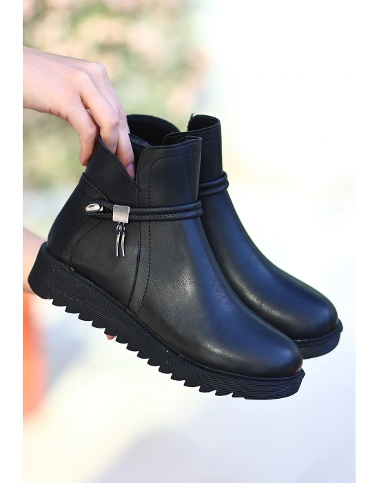 Milana Siyah Cilt Kadın Bot