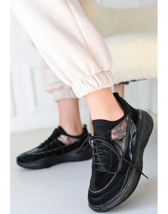 Nadio Siyah Rugan Siyah Tabanlı Bağcıklı Kadın Spor Ayakkabı