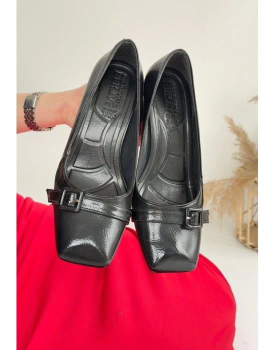 Pentio Siyah Rugan Kadın Topuklu Ayakkabı